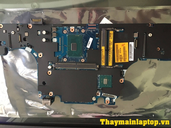Main Dell M7510Core i7-6820HQ