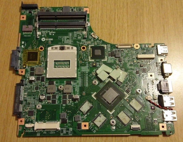 Main MSI GE40 CR40