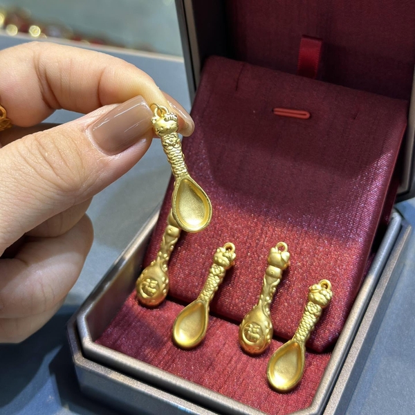 charm-24k-16