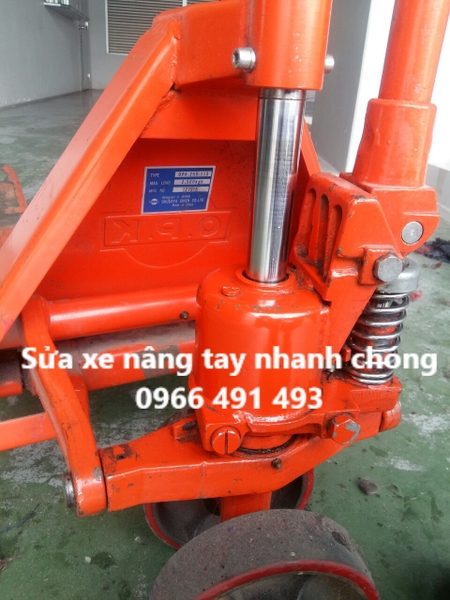 Phục hồi bơm xe nâng tay