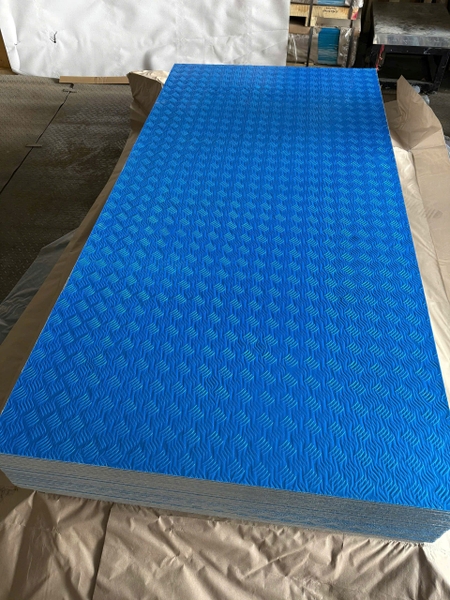 Nhôm gân chống trượt