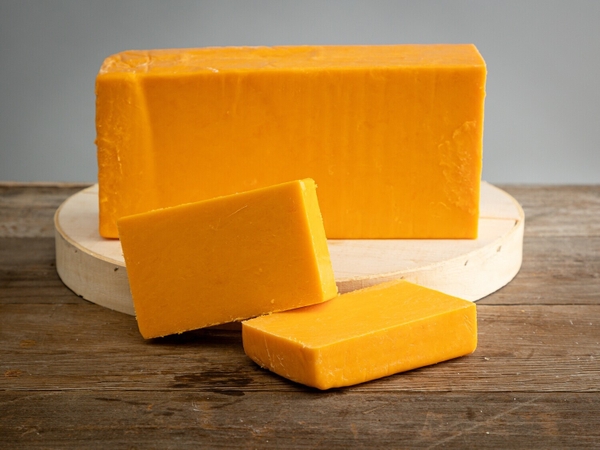 Phô Mai Cheddar màu CAM Yellow Zelachi nguyên khối - Cục 100gr (5102NVCR)