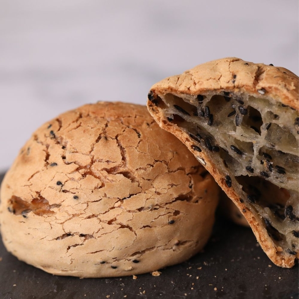 Bột trộn sẵn Bánh Mì MÈ ĐEN Hàn Quốc MAMA'S CHOICE - Gói 500gr