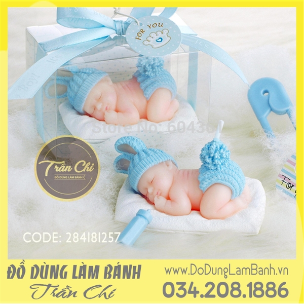 Khuôn silicone Bé đội nón len nằm chu đít