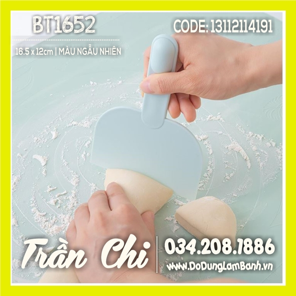 Dụng cụ cắt bột TAY CẦM 1 màu Pastel - 16.5x12cm - 1 cái (MÀU NGẪU NHIÊN) (BT1652)