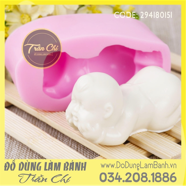Khuôn silicone Bé trai nằm chu đít chống cằm