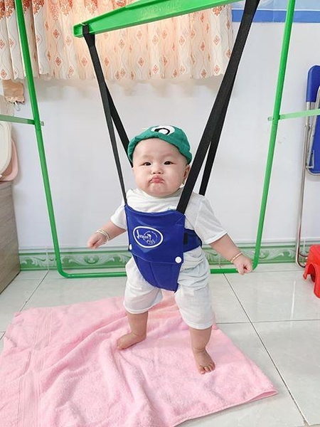 Xích đu nhún nhảy tập đi Jumper Kids và 6 tác dụng mà bố mẹ cần biết