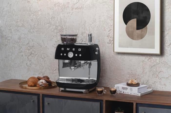 Máy Pha Cafe Espresso SMEG EGF03BLEU màu đen