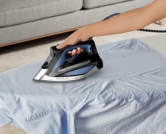 Bàn là hơi nước Rowenta Everlast Anticalc DW7320 made in France model 2023