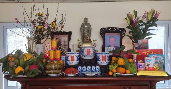 Cách treo ảnh bàn thờ gia tiên sao cho đúng