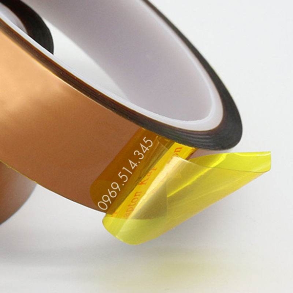 Phần keo đảm bảo bám dính tốt trên bề mặt cần dán