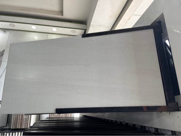 Gạch 30x60 3725 L1 men mờ