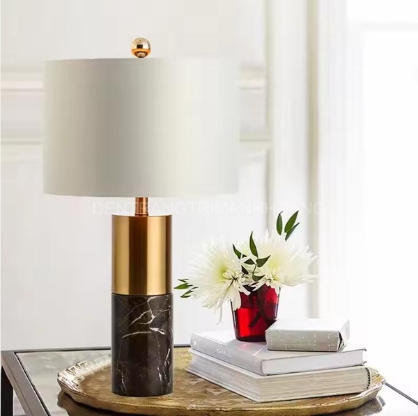 Đèn bàn chân đá cẩm thạch