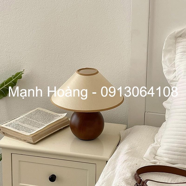 Đèn bàn chân gỗ tròn