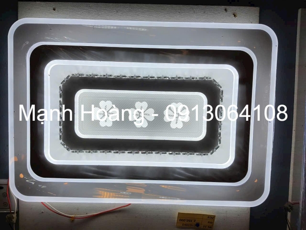 Đèn ốp trần hoa văn cỏ 4 lá