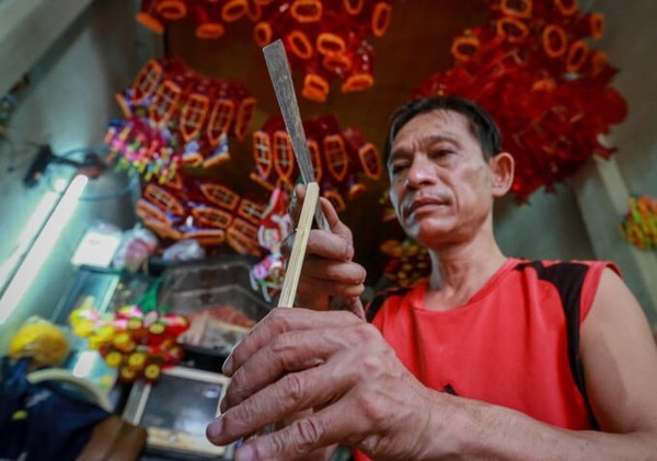 xom-long-den-hon-50-tuoi-o-sai-gon-tat-bat-vao-mua-trung-thu