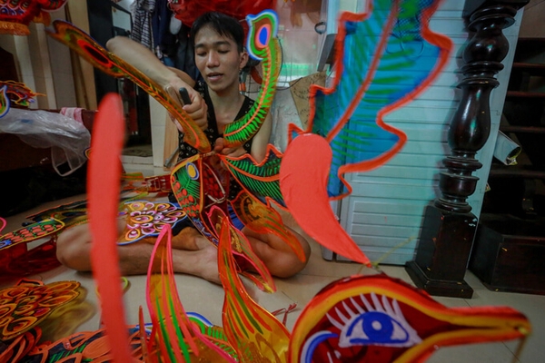 xom-long-den-hon-50-tuoi-o-sai-gon-tat-bat-vao-mua-trung-thu