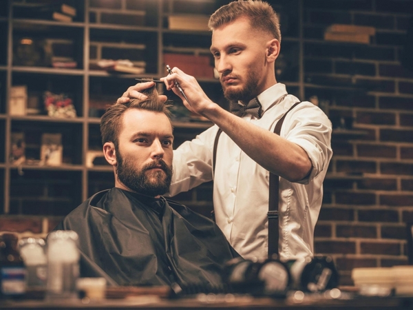 HỌC NGHỀ BARBER CẮT TÓC NAM TỪ 14 TUỔI LIỆU CÓ SỚM QUÁ KHÔNG  Dạy nghề tóc  cấp tốc cắt tóc nam nữ học phí bảng giá địa chỉ