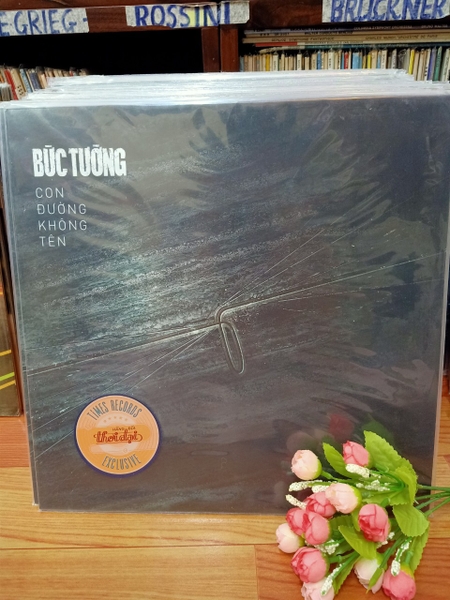 dia-than-lp-buc-tuong
