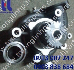 VOE20575653 WATER PUMP