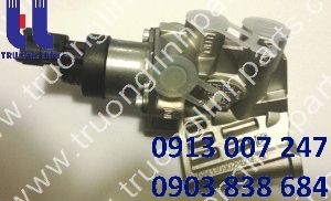 VOE21638691 FUEL REGULATOR (21103266-21060258)