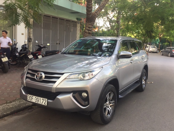 fortuner-duong-dai-7-000d-km-city-tour-noi-thanh-1-300-000d-ngay