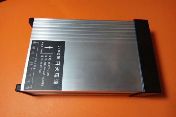 Nguồn 5V 70A ngoài trời có những ưu điểm nổi bật gì?