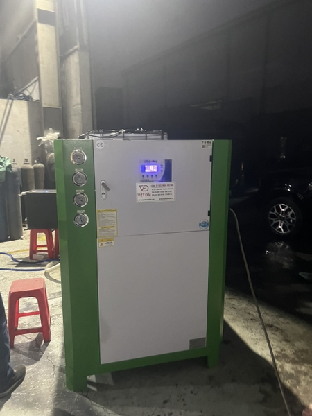 thiet-bi-lam-mat-bang-gio-khi-chiller-kf-lf10a2