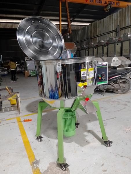 may-tron-nhua-tu-50kg-den-200kg
