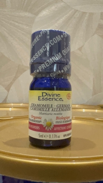 Tinh dầu hoa cúc Đức German chamomile - Divine Essence - 5ml