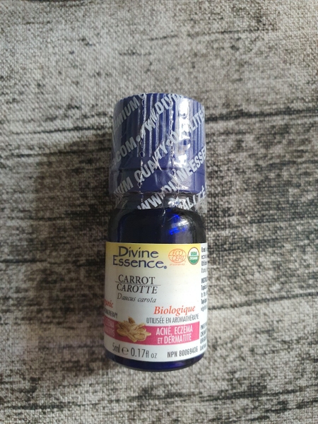 TINH DẦU CÀ RỐT HỮU CƠ DIVINE ESSENCE