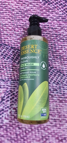 SỮA RỬA MẶT TỰ NHIÊN GIẢM MỤN VỚI DẦU TRÀM TRÀ DÀNH CHO DA DẦU DESERT ESSENCE