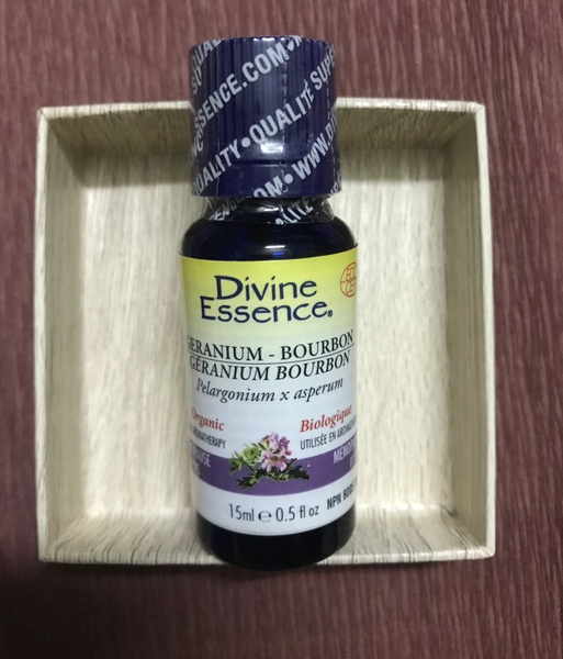 Tinh dầu Phong lữ Geranium - Divine Essence