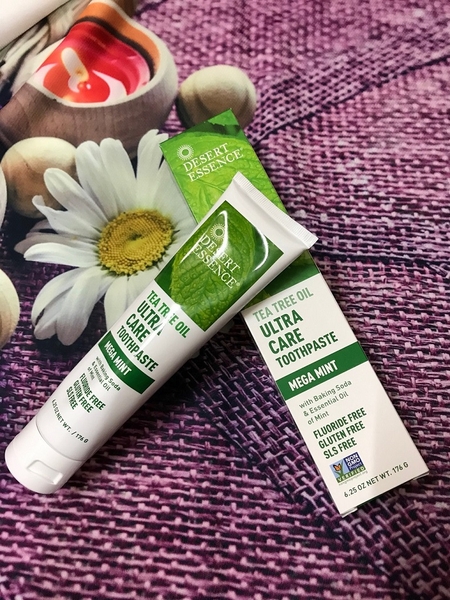 Kem đánh răng tinh dầu tràm trà Ultra care hương bạc hà Mega mint - Desert Essence 176gr