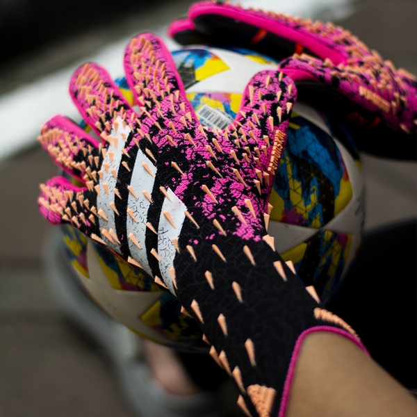 gang-tay-thu-mon-adidas-predator-mutator-2021-ver-1-pink