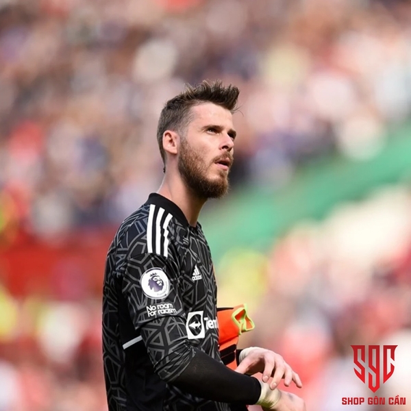 quan-ao-thu-mon-gk-manchester-united-2023-dai-tay-den