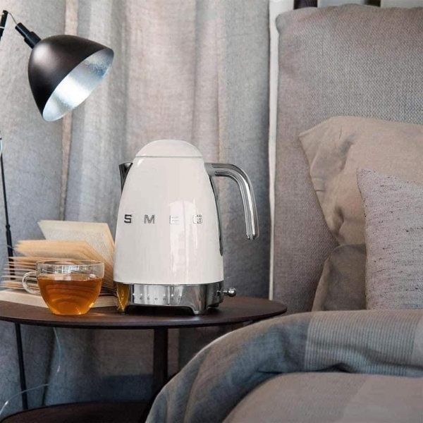 Ấm siêu tốc SMEG KLF04WHEU màu trắng