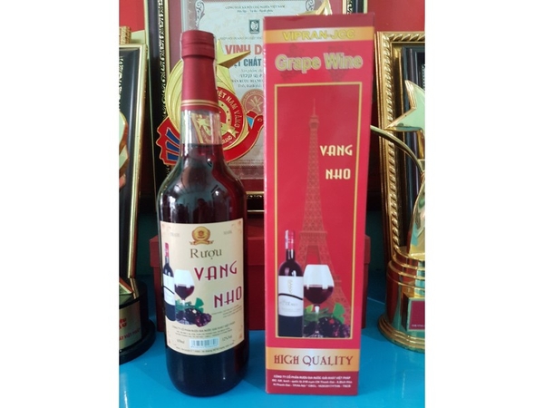 Vang nho đỏ