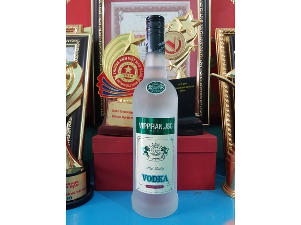 Vodka Đen Lớn 750