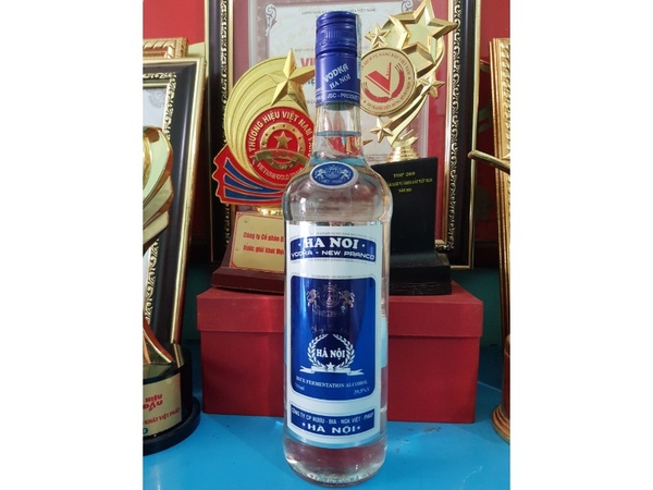 Vodka xanh lớn 750