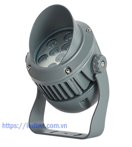 den-led-outdoor-spotlight-18w-b5