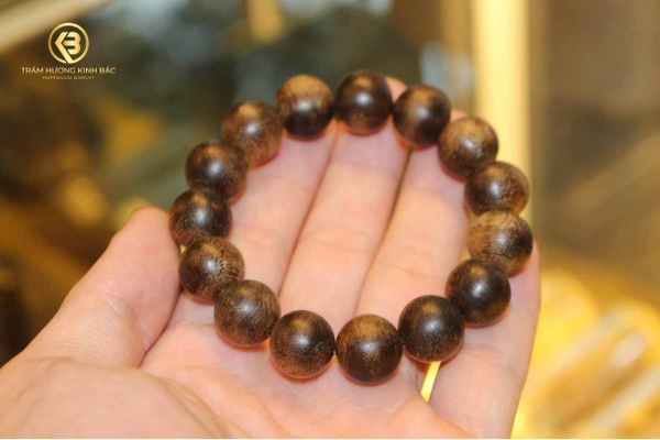 vong-tay-tram-huong-tron-don-indonesia-vip-14mm-nam