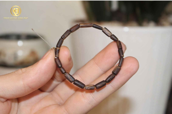 vong-tay-tram-tu-nhien-nguyen-dang-tram-huong-philip-chim