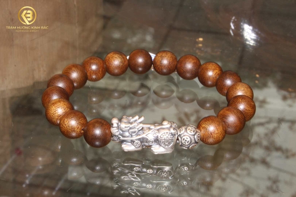 vong-tram-huong-tron-don-ty-huu-bac-thai-tram-toc-viet-nam-30-nam