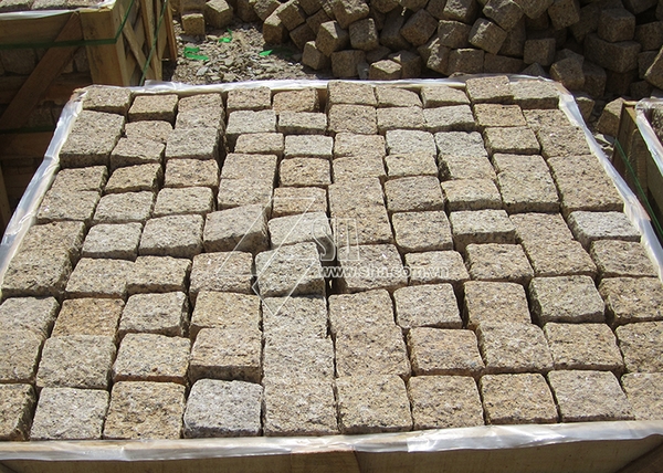 yellow-granite-cobbles