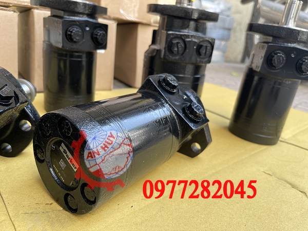 motor-kieu-bi-tb0330aw100aaaa-parker