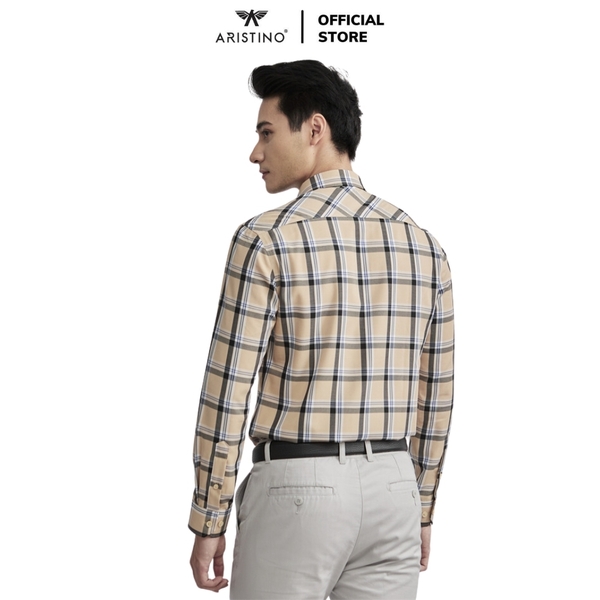 Áo Sơ Mi Nam Dài Tay Aristino ALS23202 màu be kẻ đen dáng ôm slim fit tà lượn không túi ngực chất liệu nano poly