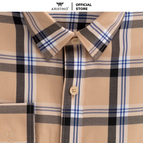 Áo Sơ Mi Nam Dài Tay Aristino ALS23202 màu be kẻ đen dáng ôm slim fit tà lượn không túi ngực chất liệu nano poly