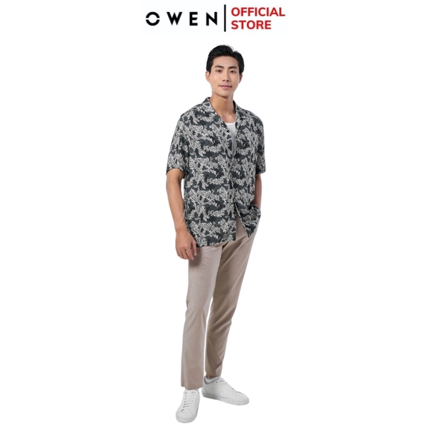 Áo Sơ Mi Nam Tay Ngắn Owen AE230067N màu họa tiết trắng xám dáng relax fit tà bằng không túi ngực chất liệu bambo poly
