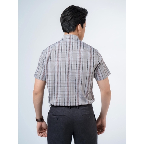 Áo Sơ Mi Nam Tay Ngắn Owen BA220222NT Màu Kẻ Caro Nâu Đen Trắng Dáng Body Fit Tà Bằng Có Túi Chất Vải Bạc Hà
